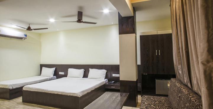 Oyo 2155 Hotel Wardhman Jabalpur Exterior foto