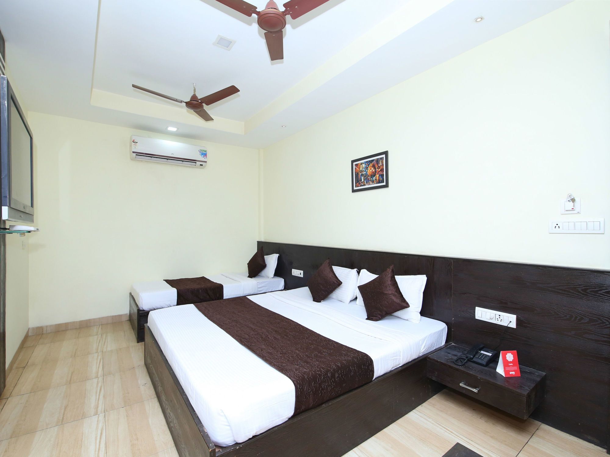 Oyo 2155 Hotel Wardhman Jabalpur Exterior foto